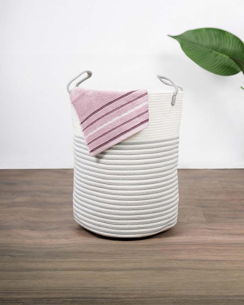 WhatsApp Image 2025-11-25 at 6.36.05 PM (1) سلة غسيل قطن مع يد - Flux - الصورة 1