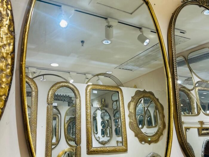 مرآة هندي بيضاوي