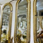 مرآة هندي طويل مع إطار نحاسي