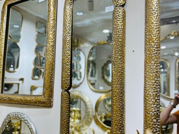 مرآة هندي طويل مع إطار نحاسي