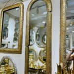 مرآة هندي طويل مع إطار نحاسي