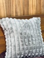 ⁦قرنة فرو الأرنب - SIZO⁩ - الصورة ⁦3⁩