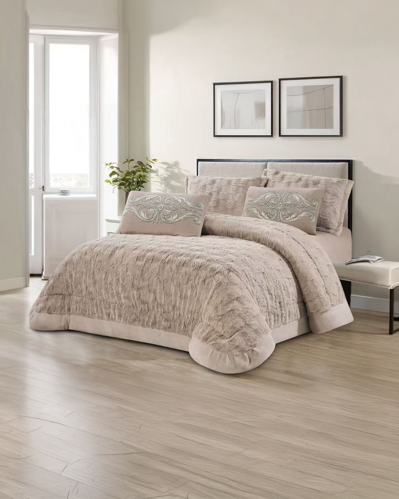 WhatsApp Image 2025-12-18 at 11.29.59 AM (3) طقم لحاف شتوي كينج فرو موكا - OM07 - الصورة 1