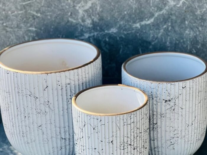 قوار بورسلان أبيض مع اسود