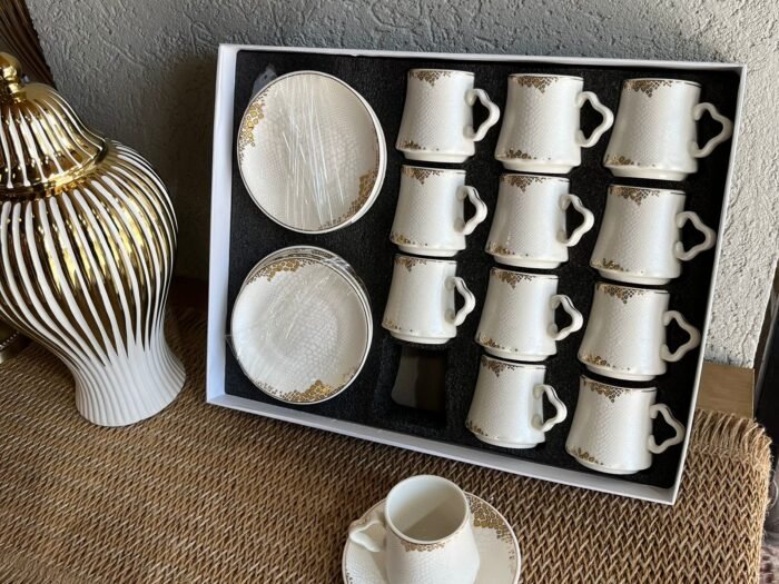 طقم فناجين قهوة 12\12 بورسلان أبيض مذهب