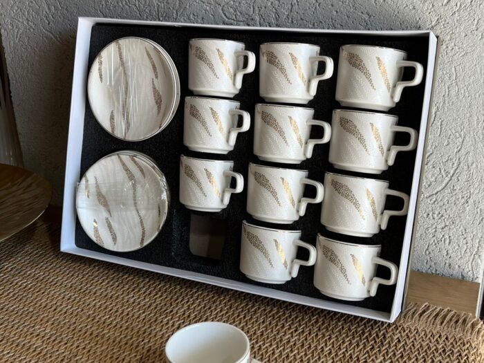 طقم فناجين قهوة 12\12 بورسلان أبيض موشح ذهبي