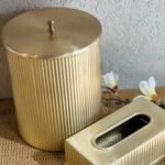 طقم سلة مع بكيت محارم محزز ذهبي