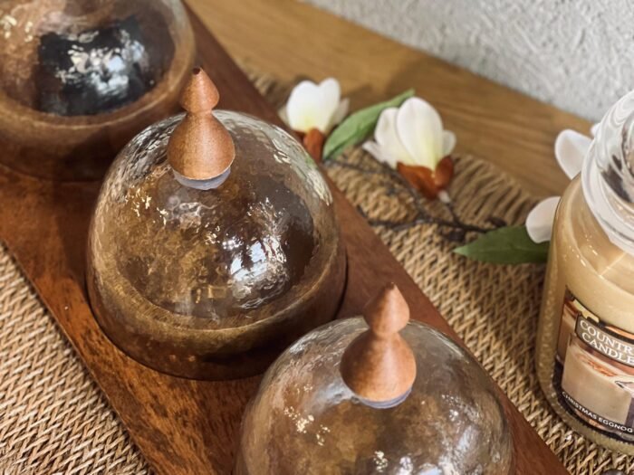 مضيفة 3 عين خشب هندي مدور مع غطاء زجاج