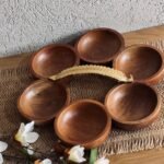 صحن مكسرات 6 عين مدور خشب هندي مع مسكة نحاس