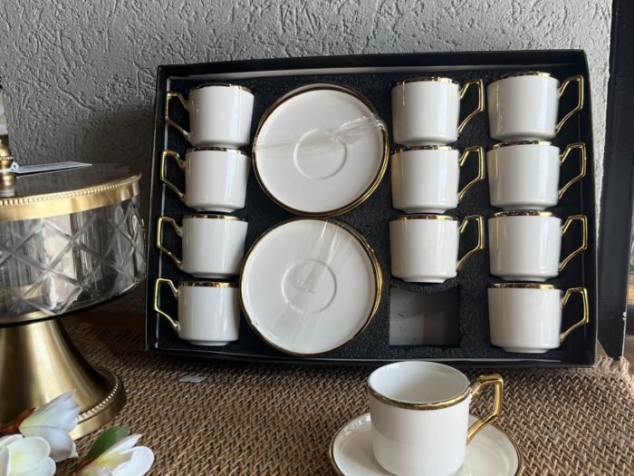 طقم فناجين قهوة 12\12 بورسلان أبيض مع يد ذهبي