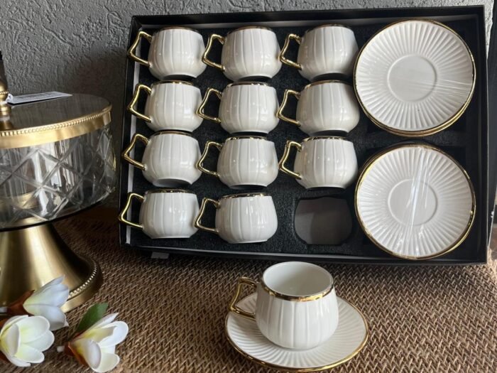 طقم فناجين قهوة 12\12 بورسلان أبيض مع يد ذهبي