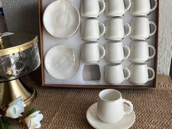 طقم فناجين قهوة 12\12 بورسلان يد فقاعات أبيض