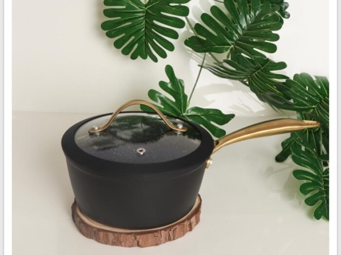 كاسرولة 18سم جرانيت أسود مع غطاء زجاج ويد ذهبي