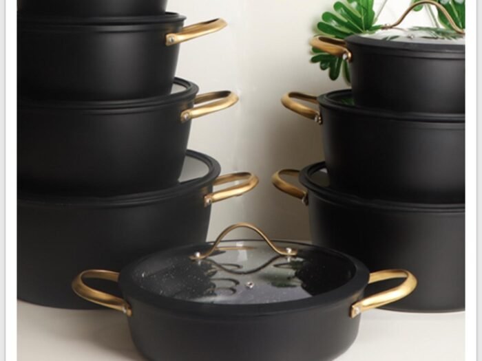 مقلى 28 سم جرانيت أسود مع غطاء زجاج ويدين ذهبي