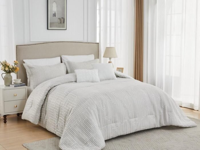 طقم لحاف كينج 8 قطع آيفوري - Royce