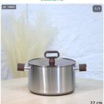 طنجرة ستانلس وجه تيتانيوم مع غطاء زجاجي عسلي ويد مقبض خشبي