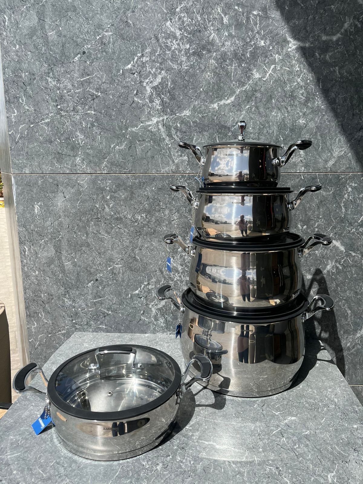 WhatsApp Image 2026-04-05 at 12.51.00 PM طقم طناجر 5 قطع ستانلس ستيل - الصورة 1