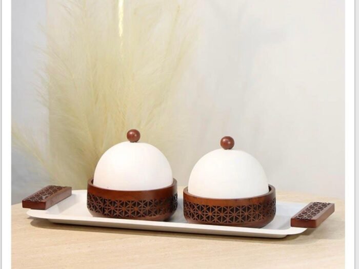 طقم صينية مستطيل تنك بيج مع 2 مضايف مدور خشب محفر وغطا قبة تنك بيج