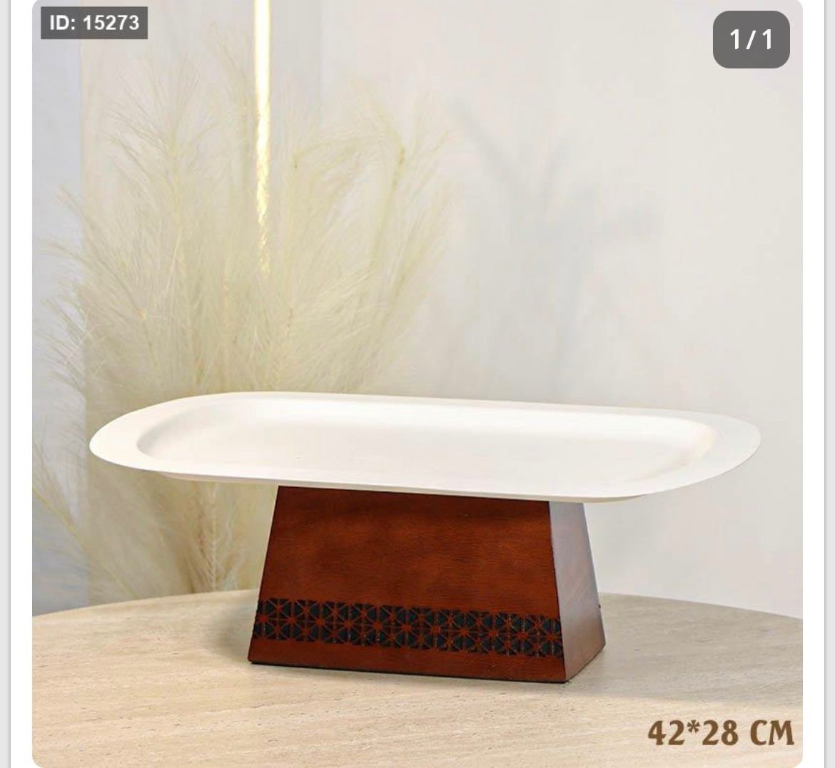 WhatsApp Image 2026-04-11 at 1.30.53 PM مضيفة مستطيل 42*28 سم تنك بيج قاعدة خشب محفر - الصورة 1