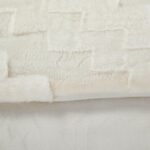 ⁦طقم لحاف شتوي مخمل أبيض - Alibina⁩ - الصورة ⁦3⁩